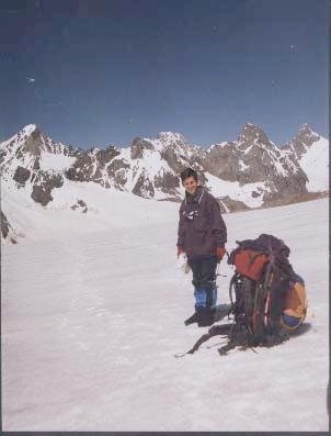 Our first day on snow.  This is just before crossing the Schurovskogo
pass (4400m) (S on map), which was fairly straightforward.